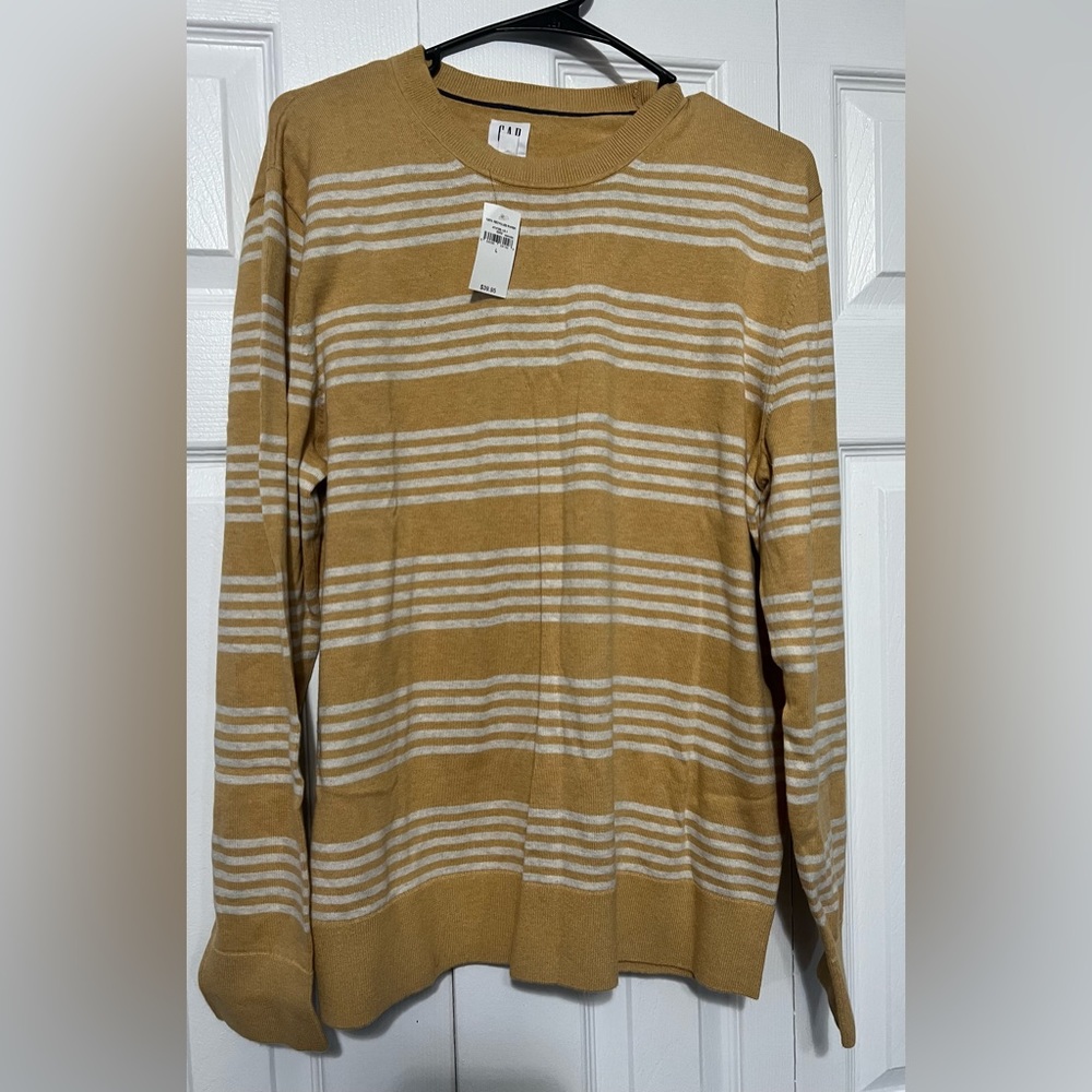 Gap men sweater, large new with tag